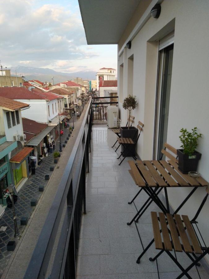 Wood & White Apartment In Historic Center With 2 Bedrooms 이오아니아 외부 사진